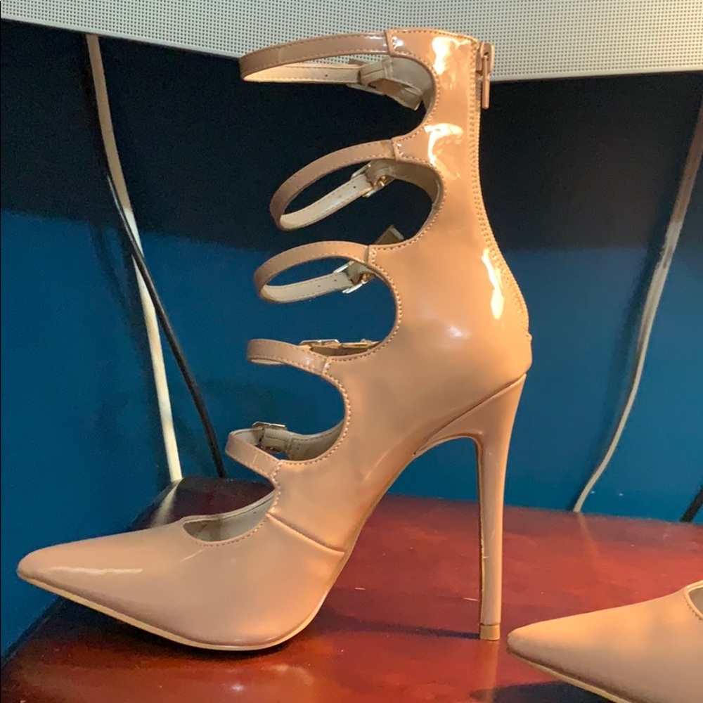 Heels - Picture 3 of 5